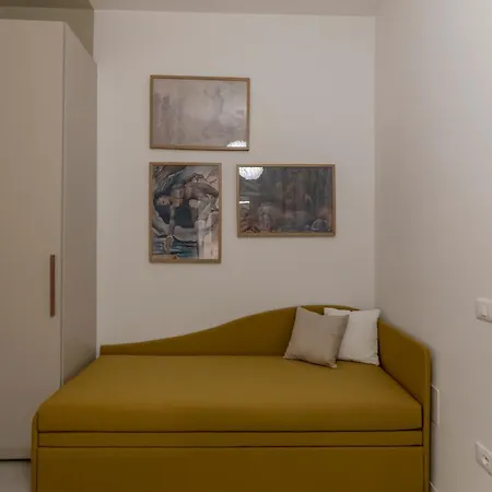 Dantis Guest house